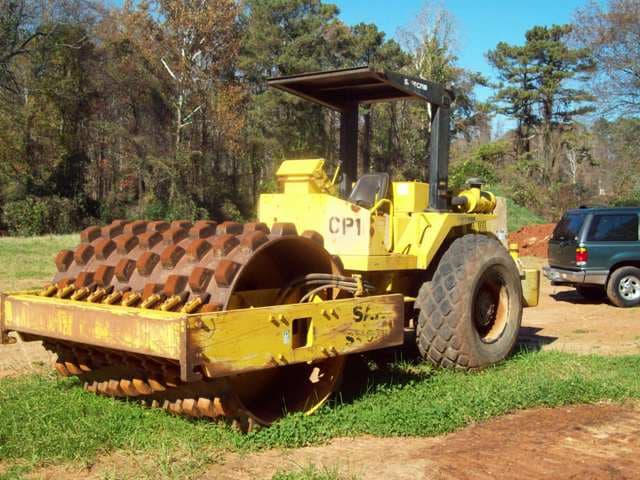 Sakai SV500 Year: 1996 Single Drum Compactor - For Sale at MOLAI EQUIPMENT