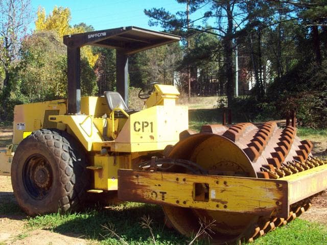 Sakai SV500 Year: 1996 Single Drum Compactor - photo 4