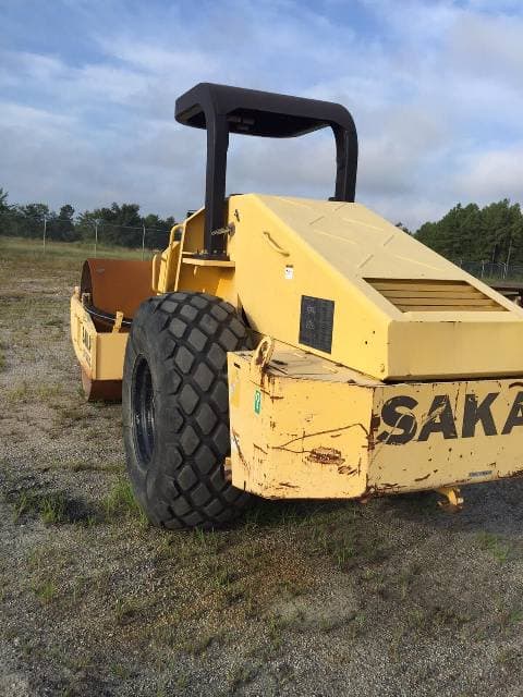 Sakai SV505D Single Drum Compactor - photo 3
