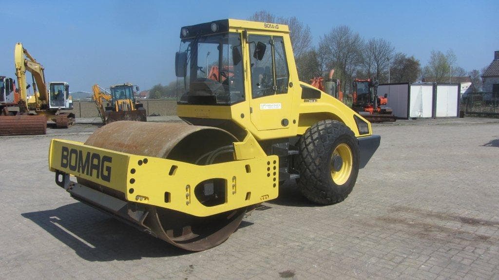 Bomag BW211D-4 Year: 2006 Single Drum Compactor - For Sale at MOLAI EQUIPMENT