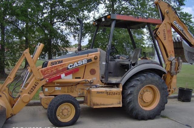 CASE 580M Year: 2006 Backhoe 4x4 - photo 2
