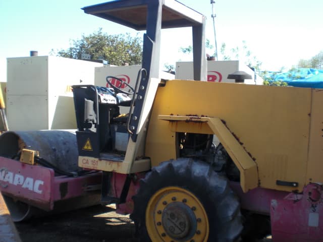 Dynapac CA151D Year: 1994 Single Drum Compactor - photo 2