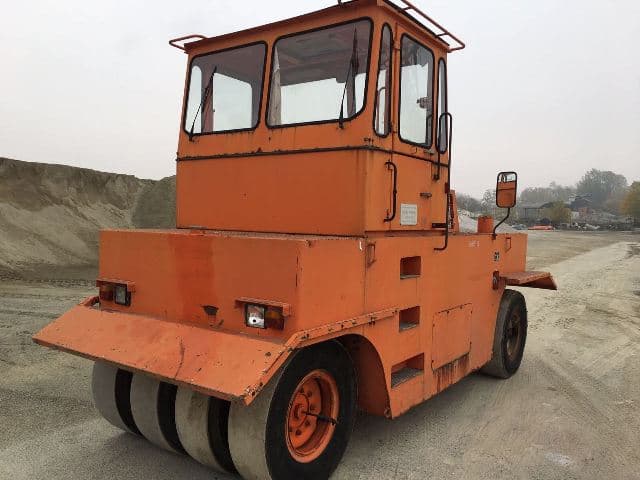 Hamm GRW15 Year: 1989 Pneumatic Tire Roller - photo 4