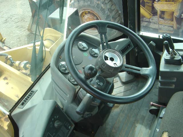 CAT 938G Year: 1998 Wheel Loader - photo 6