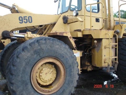 CAT 950B Wheel Loader with Fork and Bucket - photo 4