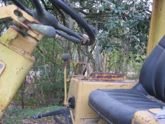 CAT 910 Year: 1989 Wheel Loader - photo 3