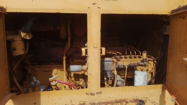 CAT 140G Motor Grader with Ripper and Push Block Year: 1994 - photo 7