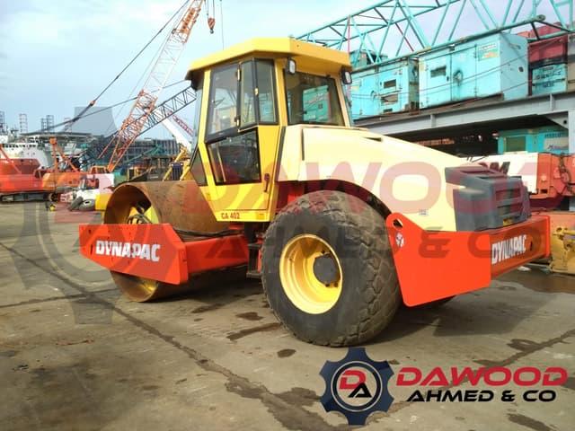 Dynapac CA402D Year: 2001 - With CAB - 4 Cylinder Cummins Engine - photo 2