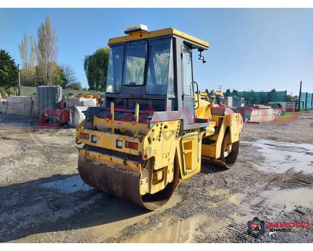 Sakai SW651 Tandem Roller - Year: 2005 - with Cabin - photo 2