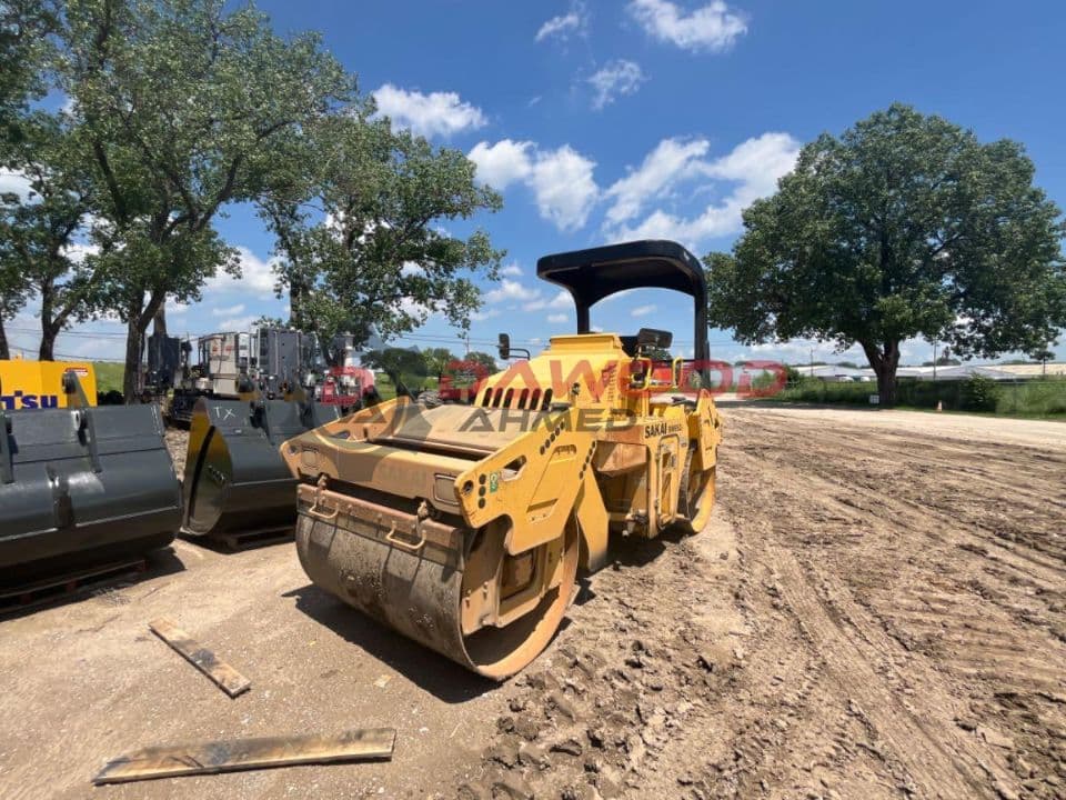 Sakai SW652-1 Year: 2009 Tandem Roller - For Sale at MOLAI EQUIPMENT