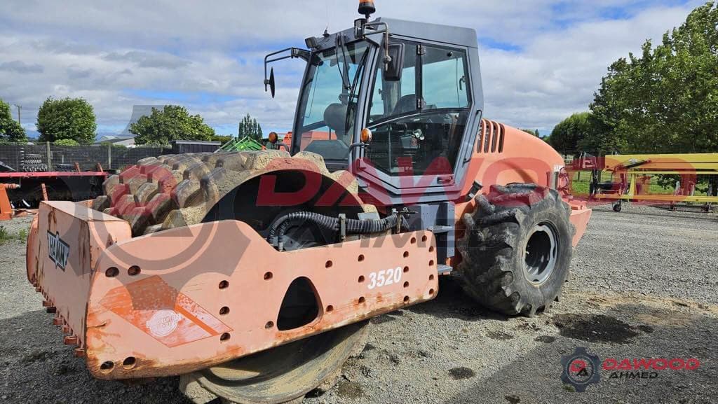 Used Hamm 3520P Pad-foot Vibration Roller - For Sale at MOLAI EQUIPMENT