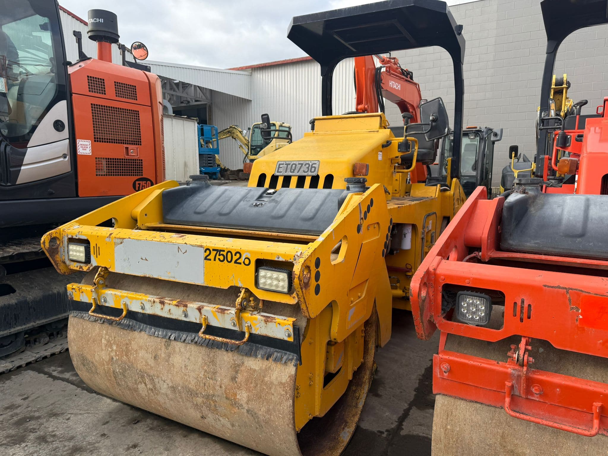 Sakai SW652 Tandem Roller Year: 2009 - For Sale at MOLAI EQUIPMENT