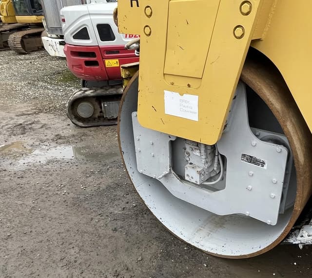 Sakai SW750H Tandem Roller Year: 1996 - photo 3