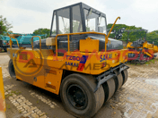 Used Sakai TZ600 Tire Roller – Pneumatic Compactor for Road Construction Unit 1 - photo 5