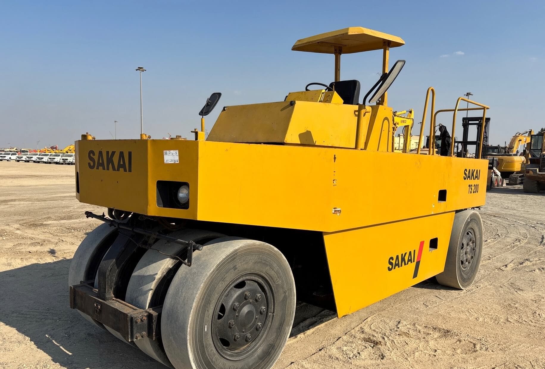 Used Sakai TS200 Pneumatic Tire Roller for Sale | Road Compactor in Good Condition - For Sale at MOLAI EQUIPMENT