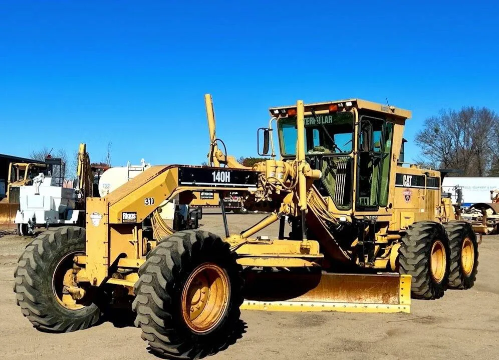 Used Caterpillar 140H motor grader from MOLAI EQUIPMENT's stock